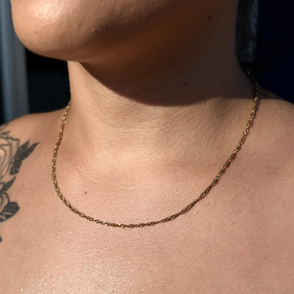 Cadena Singapur Mujer