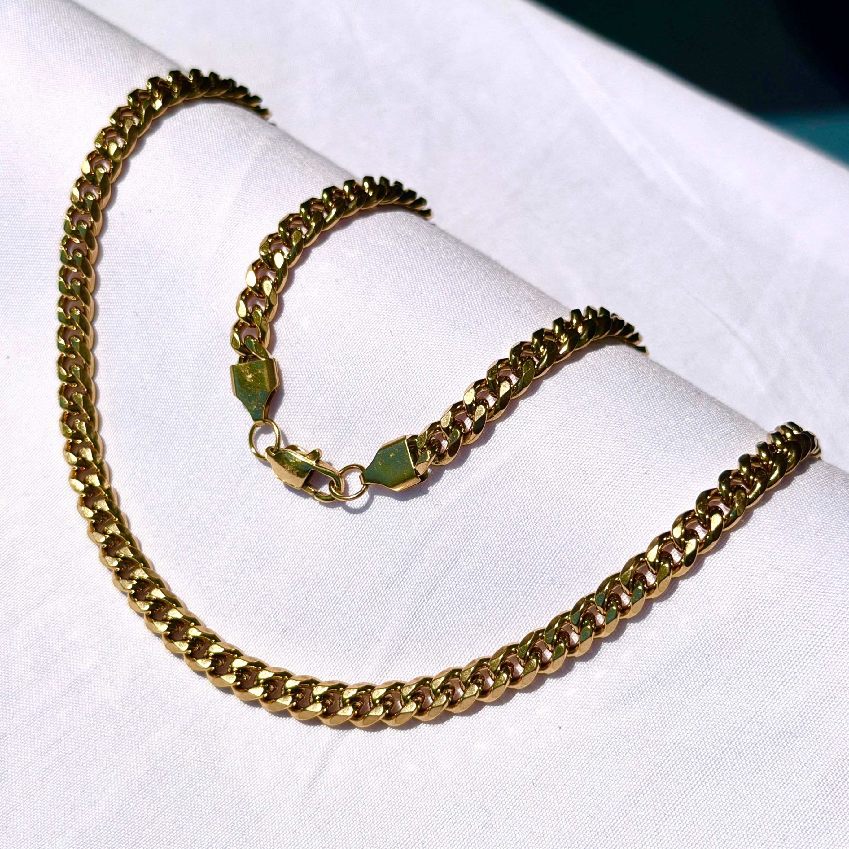 Cadena Cubana Hombre