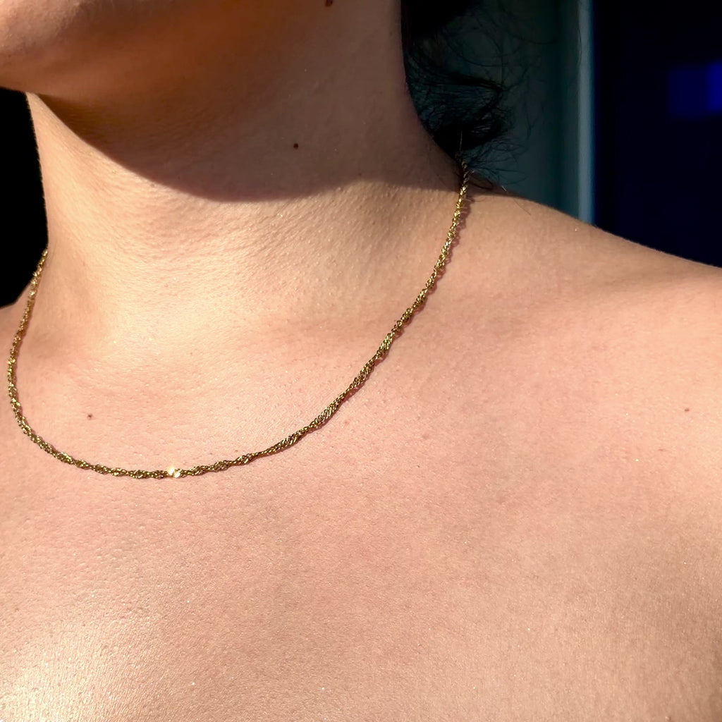 Cadena Singapur Mujer